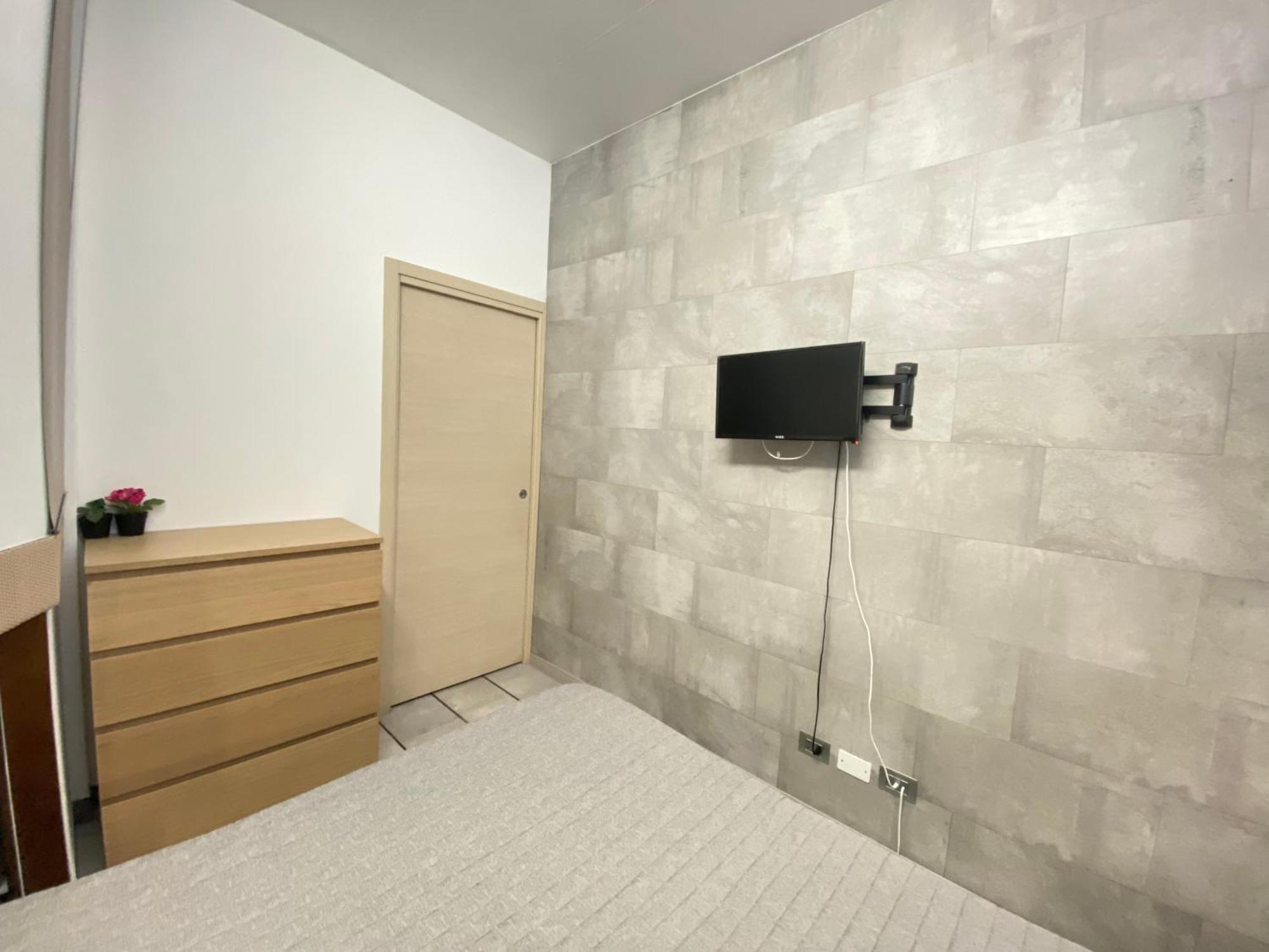 "R&P Apartment", Short Term Stay, Elegant Design, Bisceglie Metro Station, Easy For San Siro And Fiera Milano, Free Parking Екстериор снимка