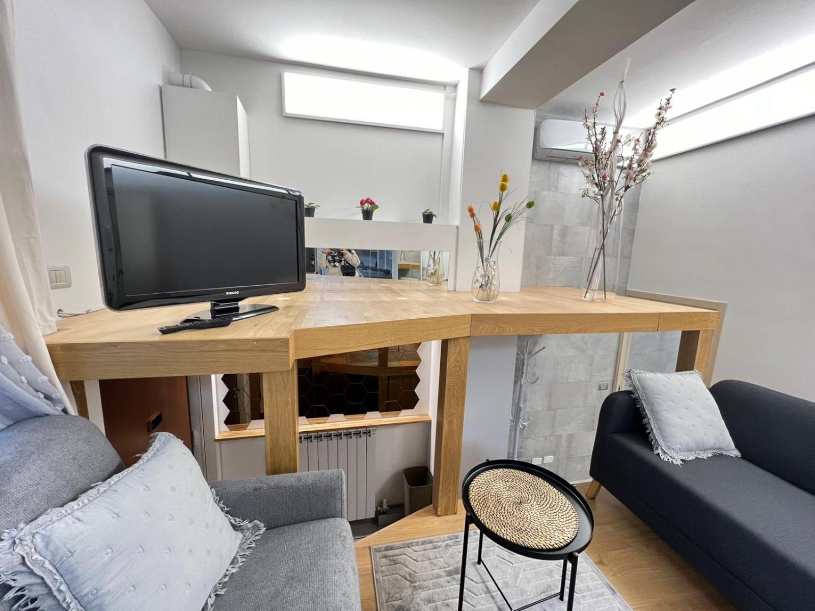 "R&P Apartment", Short Term Stay, Elegant Design, Bisceglie Metro Station, Easy For San Siro And Fiera Milano, Free Parking Екстериор снимка