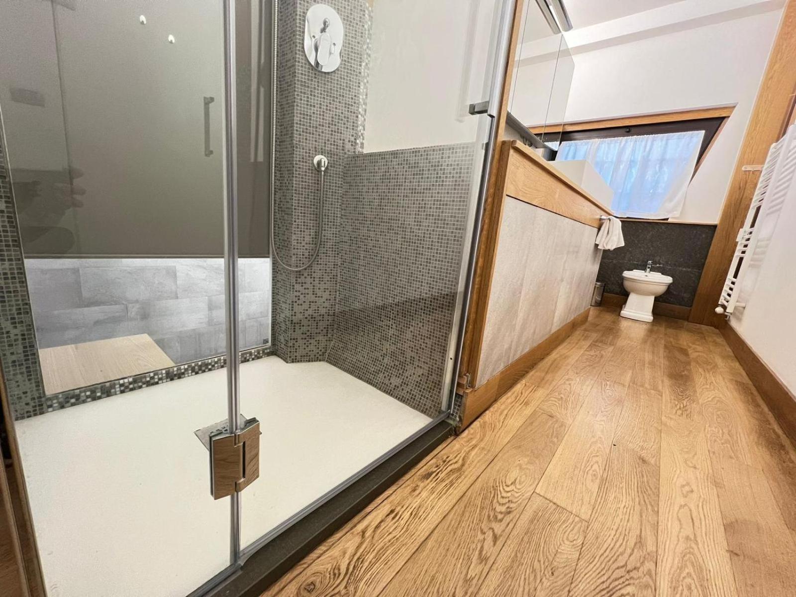 "R&P Apartment", Short Term Stay, Elegant Design, Bisceglie Metro Station, Easy For San Siro And Fiera Milano, Free Parking Екстериор снимка